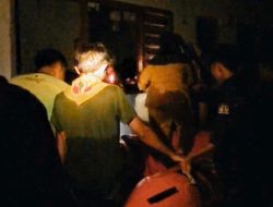 Banjir Terjang Pamekasan, UKM MAHAPALA UNIRA Bantu Evakuasi Korban