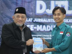 Buletin SEMESTA Resmi Diluncurkan: Wadah Ekspresi dan Aspirasi Mahasiswa Unira