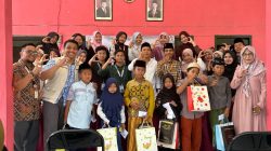 KKN KOLABORATIF UM-UNIRA DAN YAYASAN CAHAYA UMAT GELAR SANTUNAN ANAK YATIM SAMBIT 10 MUHARRAM 1448 H