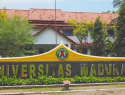Rektor dan Wakil Rektor III Hadir di Acara Malam Hari, Mahasiswa Soroti Konsistensi Kebijakan